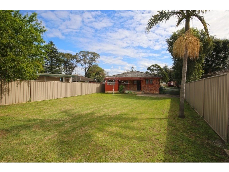 35 Sampson Crescent, Bomaderry NSW 2541