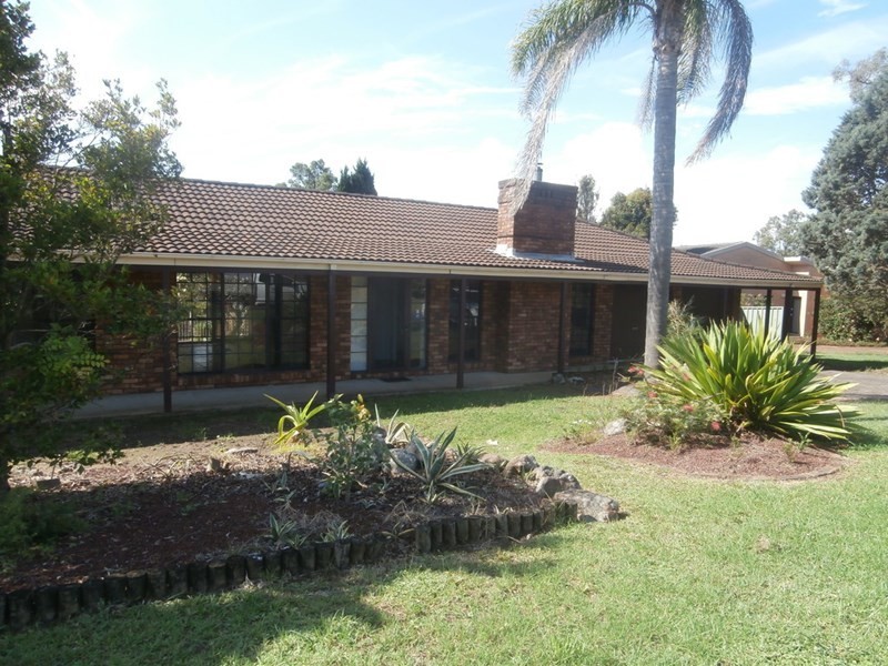 104 Lyndhurst Drive, Bomaderry NSW 2541