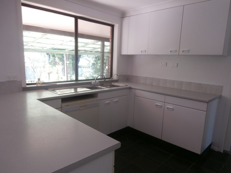 104 Lyndhurst Drive, Bomaderry NSW 2541