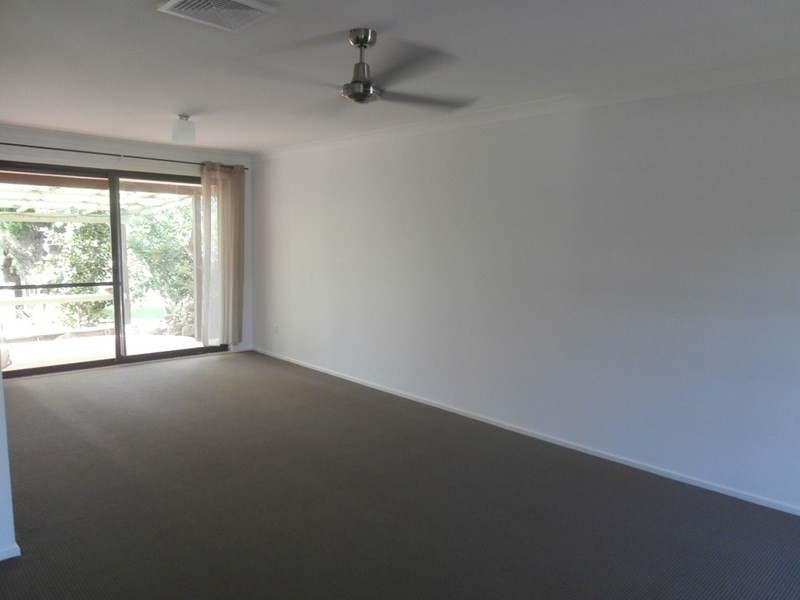104 Lyndhurst Drive, Bomaderry NSW 2541
