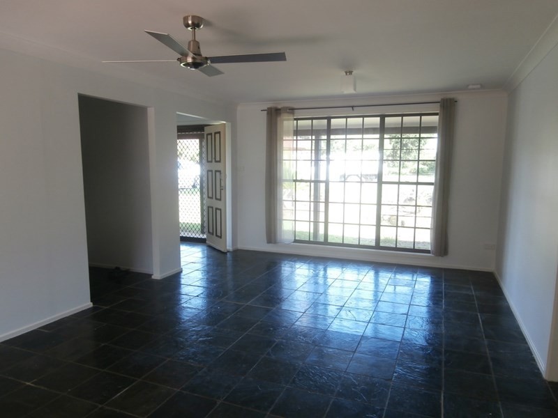 104 Lyndhurst Drive, Bomaderry NSW 2541