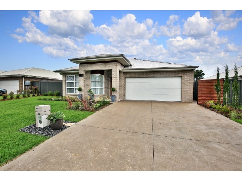 49 Bowerbird Street, South Nowra NSW 2541