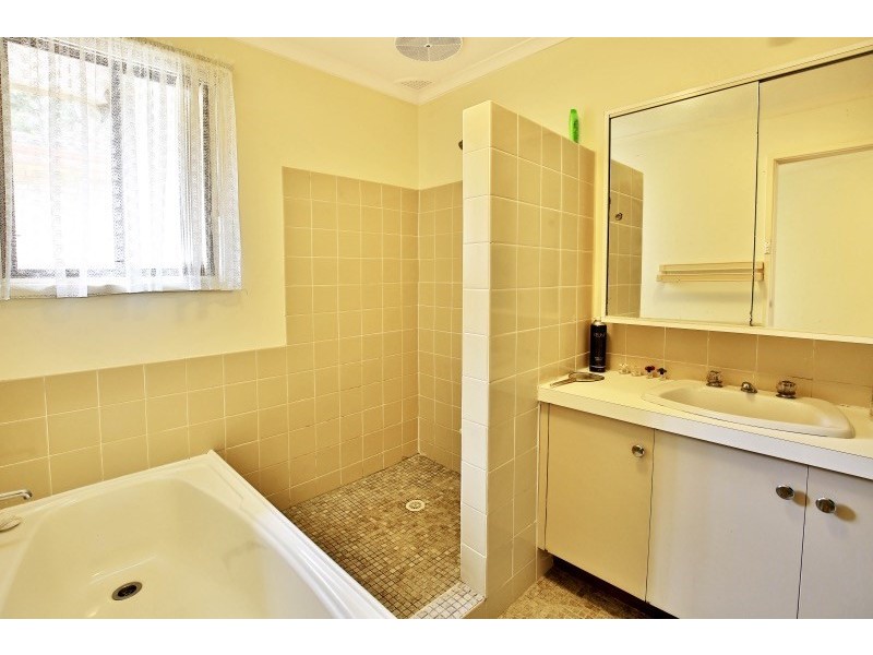 6 Chittick Avenue, North Nowra NSW 2541