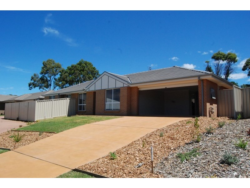 13B Curta Grove, Worrigee NSW 2540