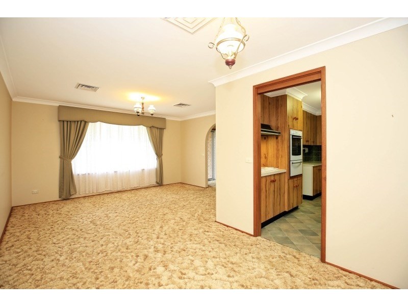 8 Ambassador Avenue, North Nowra NSW 2541