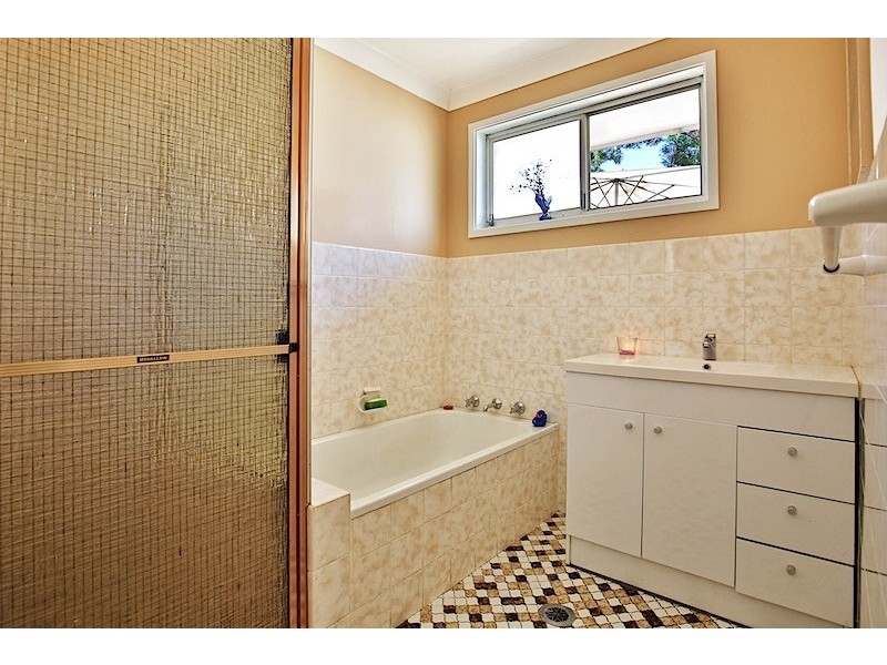 22 Salisbury Drive, Nowra NSW 2541