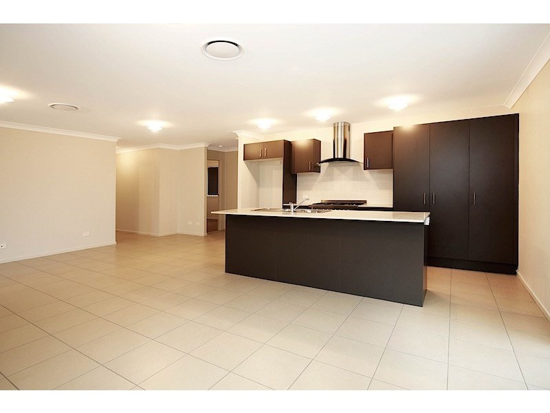 6 Silvereye Close, South Nowra NSW 2541