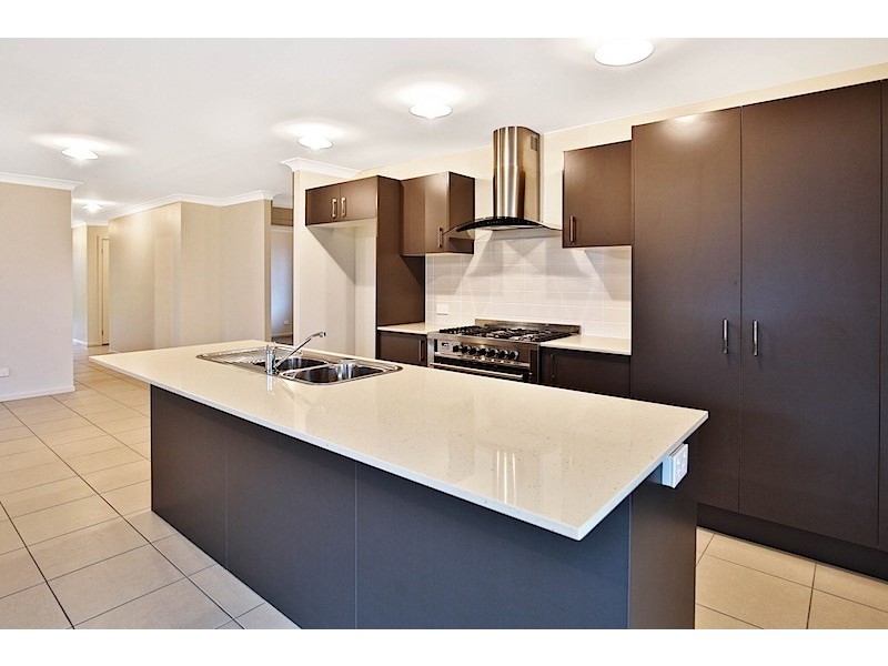 6 Silvereye Close, South Nowra NSW 2541