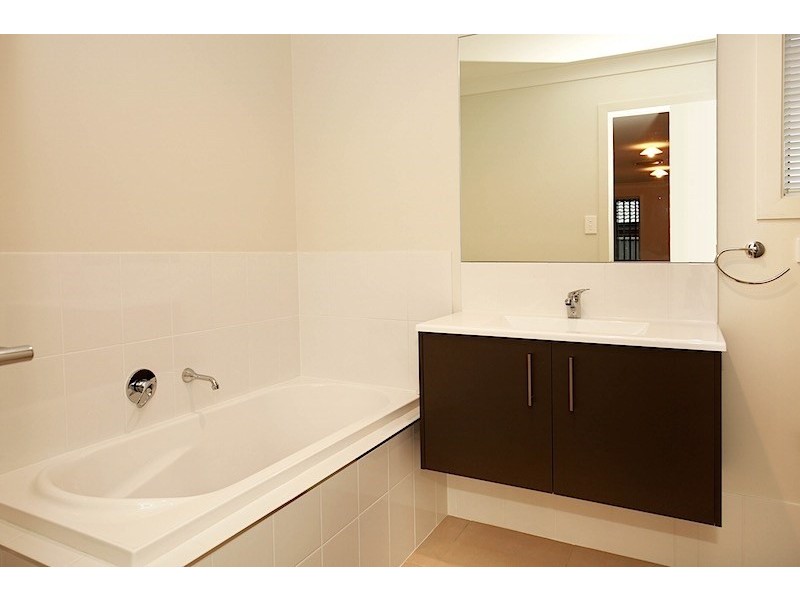 6 Silvereye Close, South Nowra NSW 2541