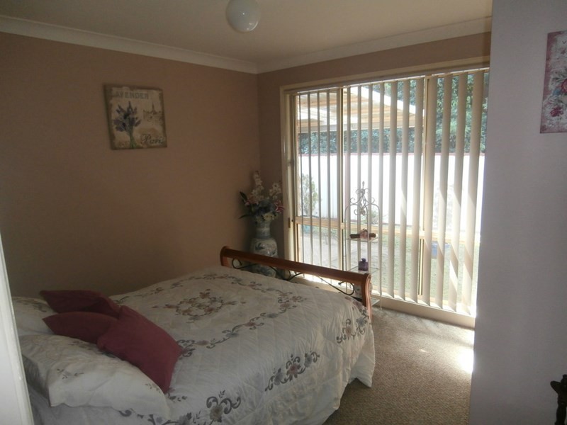 6/2 Carisbrook Close, Bomaderry NSW 2541