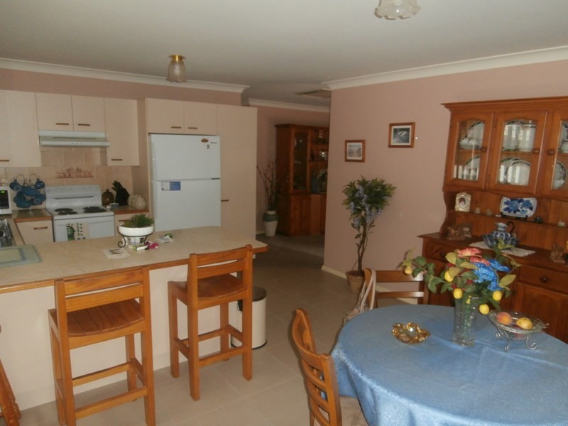 6/2 Carisbrook Close, Bomaderry NSW 2541