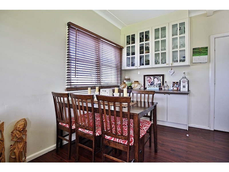 10 Lynburn Avenue, Bomaderry NSW 2541