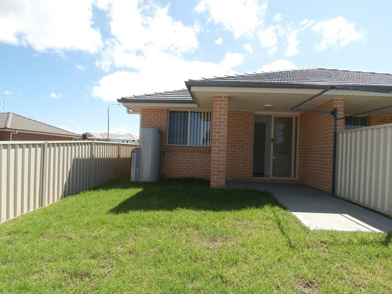 2/67A Sophia Road, Worrigee NSW 2540