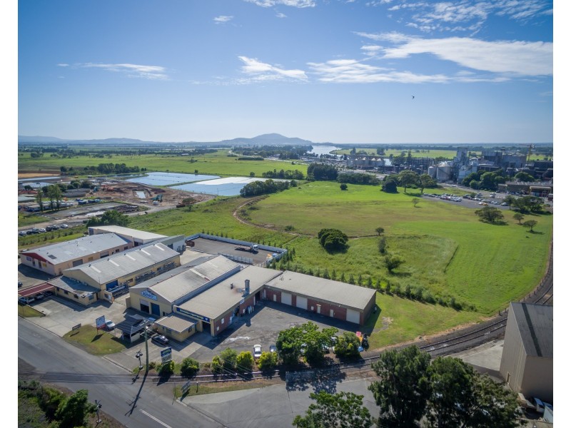 24 Railway Street, Bomaderry NSW 2541
