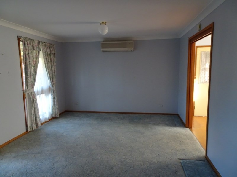 15 Fuchsia Crescent, Bomaderry NSW 2541