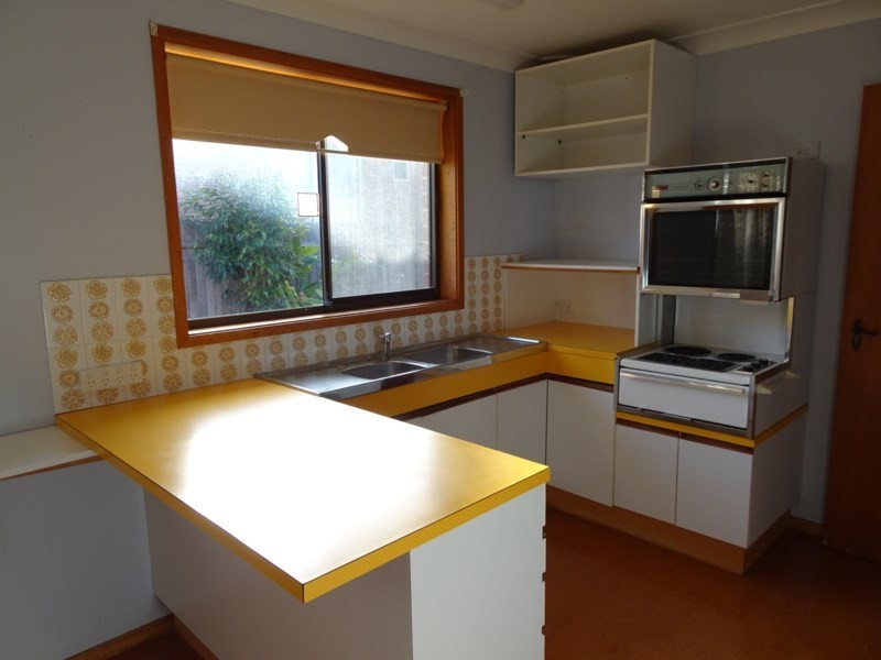 15 Fuchsia Crescent, Bomaderry NSW 2541