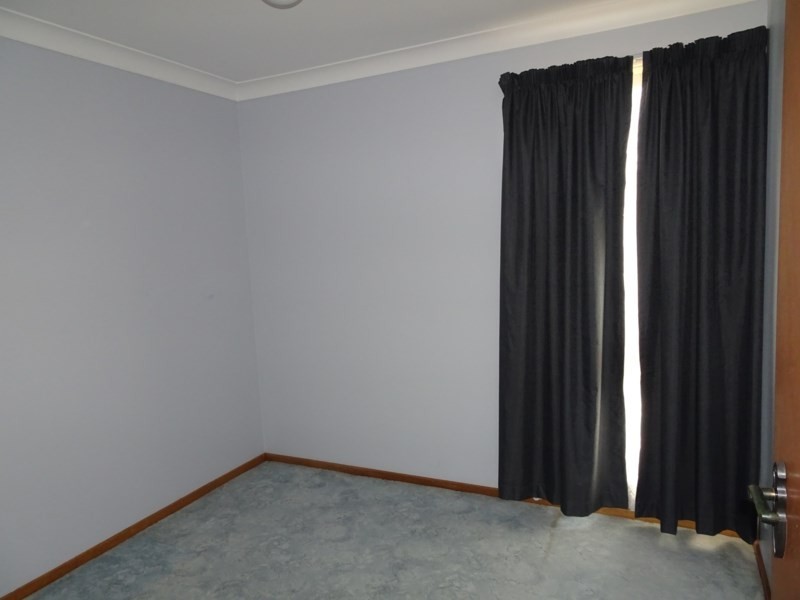 15 Fuchsia Crescent, Bomaderry NSW 2541