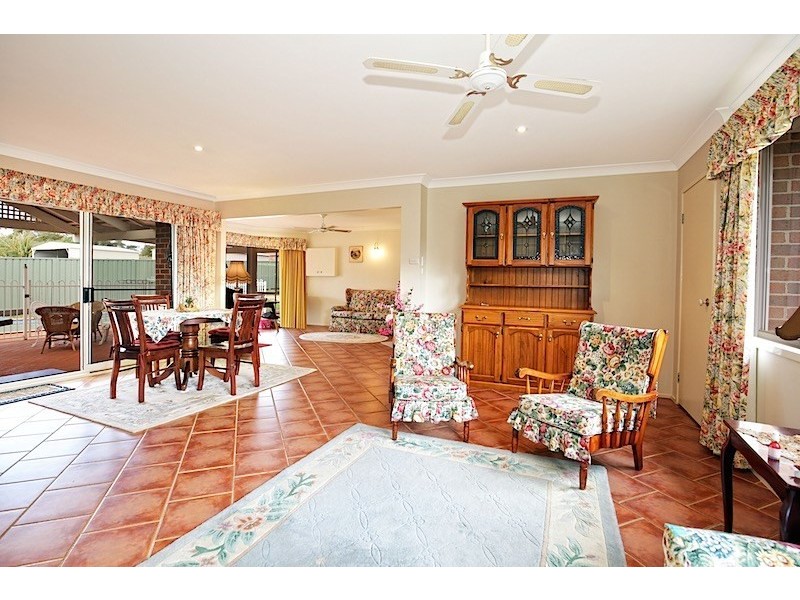 112 Jasmine Drive, Bomaderry NSW 2541