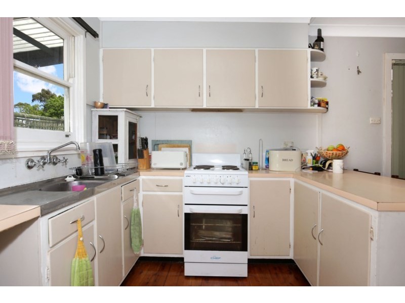 28 Tarawal Street, Bomaderry NSW 2541