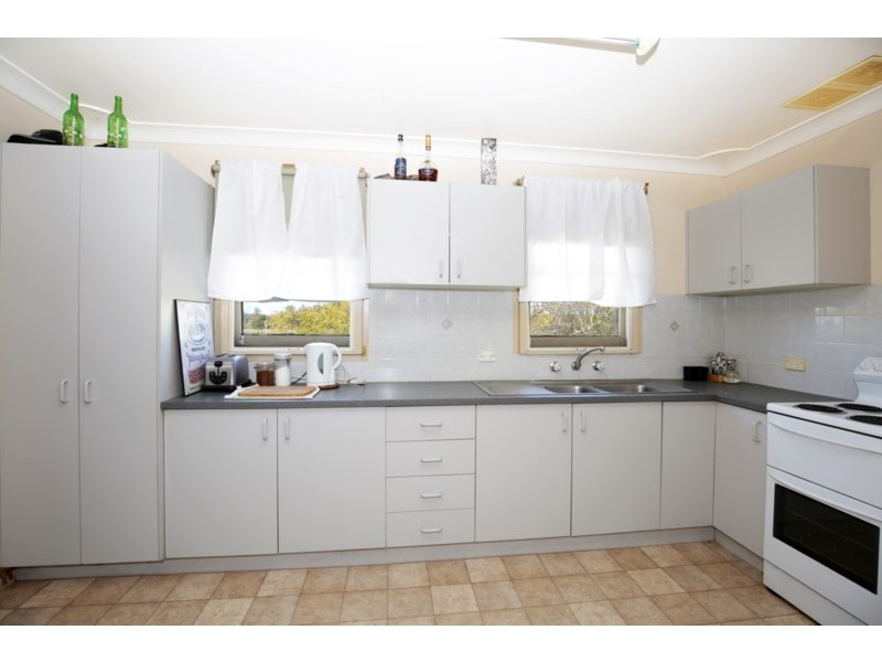 34 Wondalga Crescent, Nowra NSW 2541