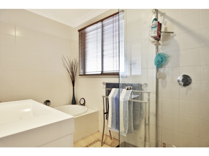 5 Penrose Drive, Bomaderry NSW 2541