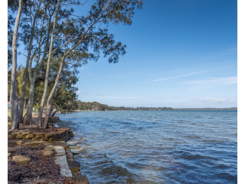 4 Loralyn Avenue, St Georges Basin NSW 2540