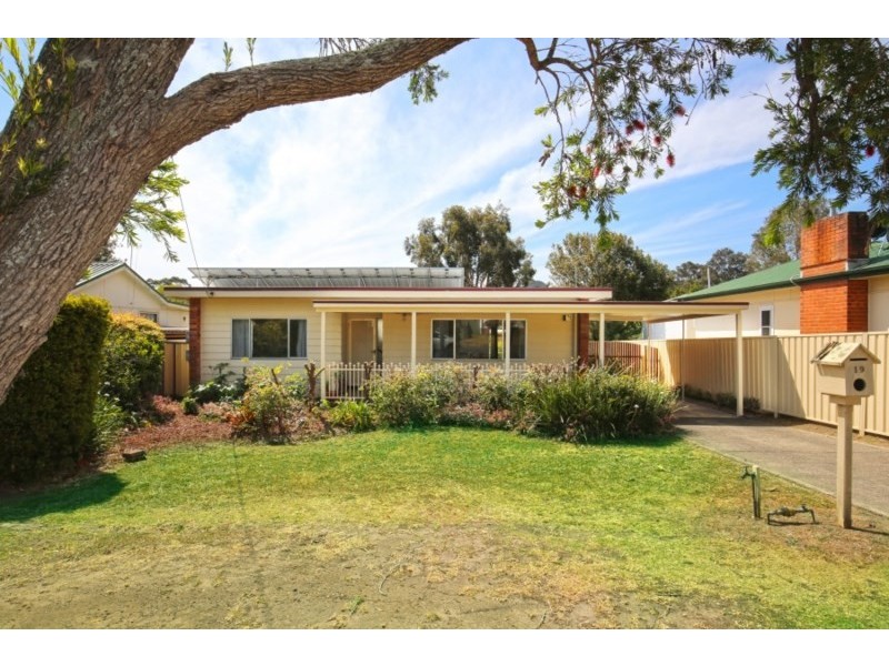 19 Ernest Street, Nowra NSW 2541