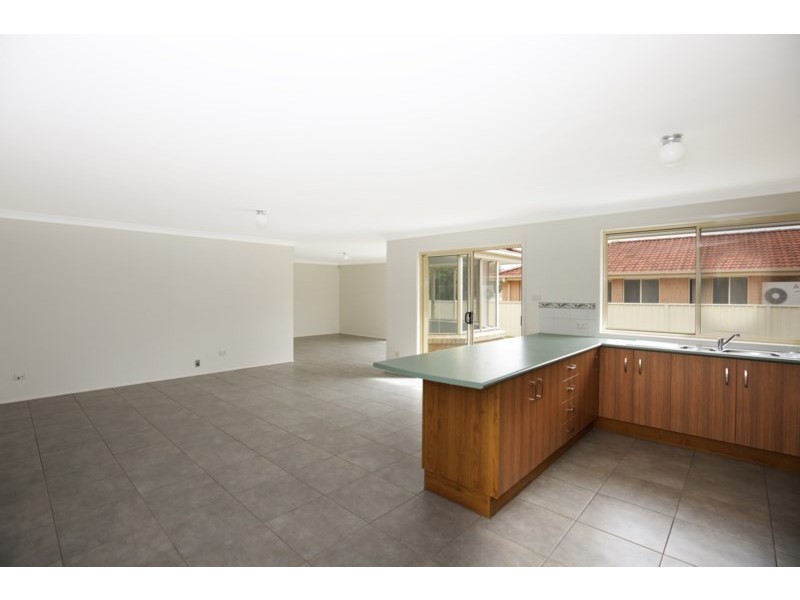 37 Robinia Way, Worrigee NSW 2540
