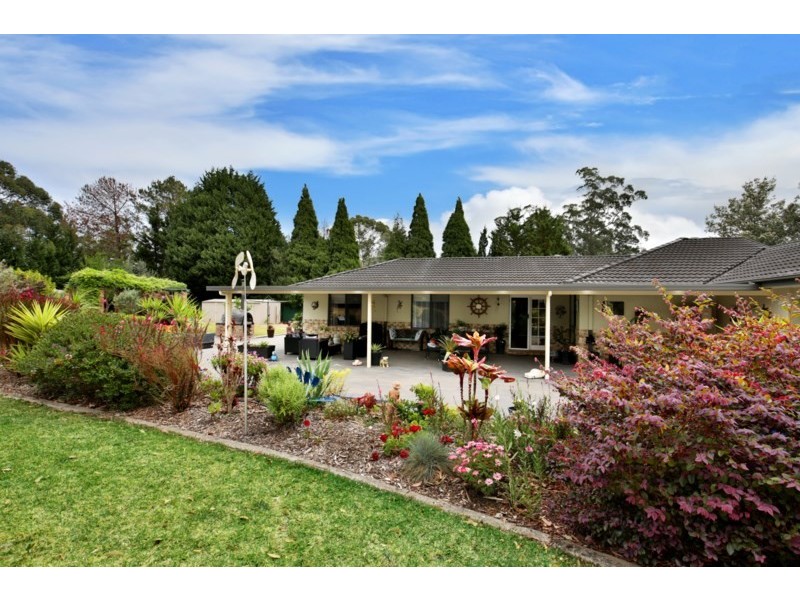 1 Tartarian Crescent, Bomaderry NSW 2541