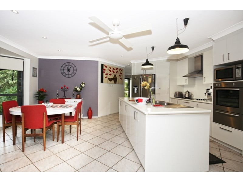 1 Tartarian Crescent, Bomaderry NSW 2541