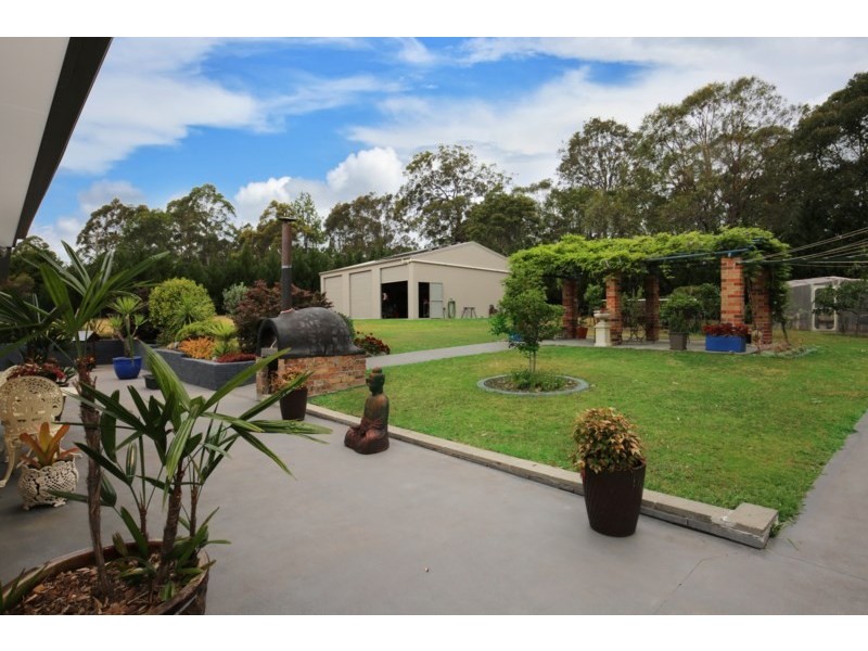 1 Tartarian Crescent, Bomaderry NSW 2541