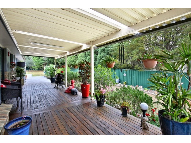 1 Tartarian Crescent, Bomaderry NSW 2541