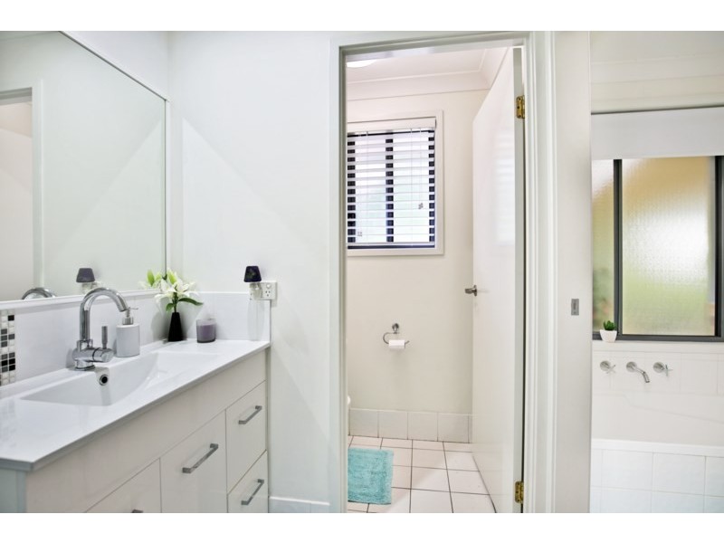 1 Tartarian Crescent, Bomaderry NSW 2541