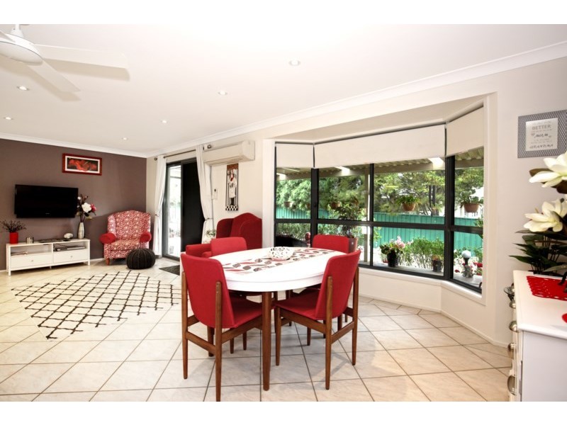 1 Tartarian Crescent, Bomaderry NSW 2541