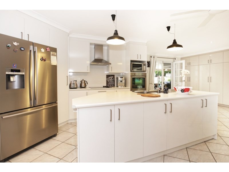 1 Tartarian Crescent, Bomaderry NSW 2541