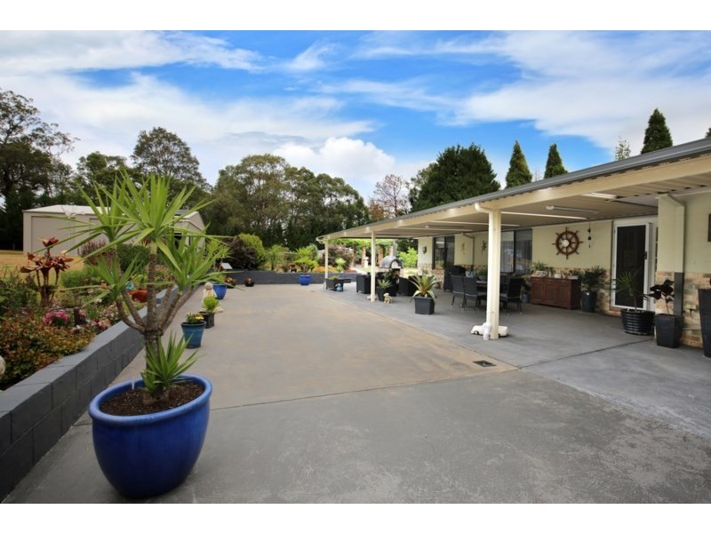 1 Tartarian Crescent, Bomaderry NSW 2541
