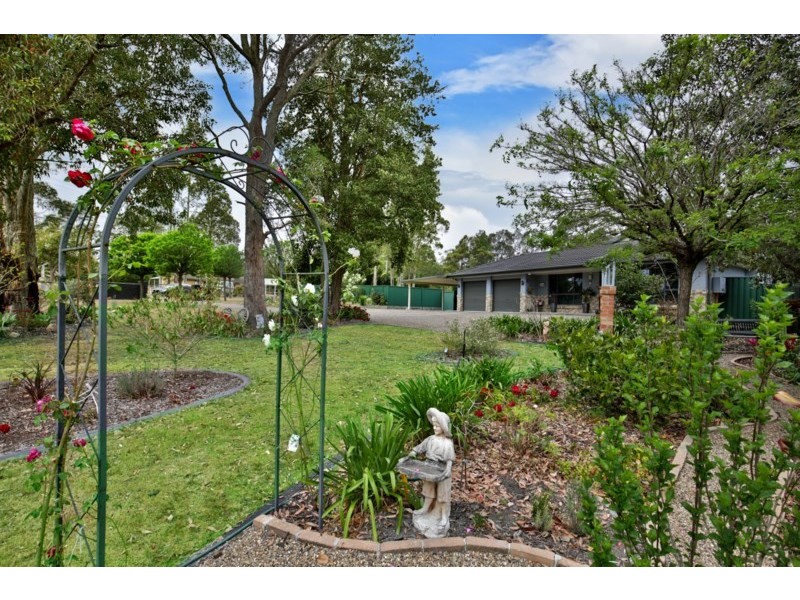 1 Tartarian Crescent, Bomaderry NSW 2541