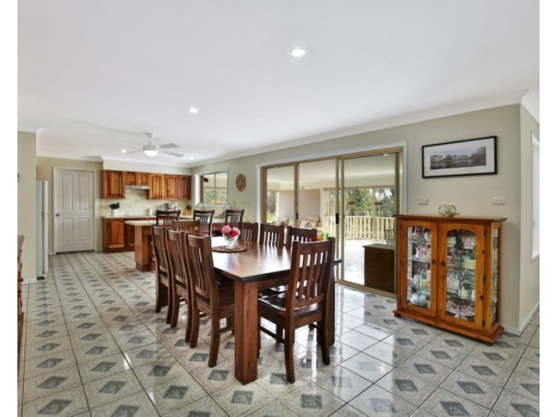 11 Paruna Place, North Nowra NSW 2541