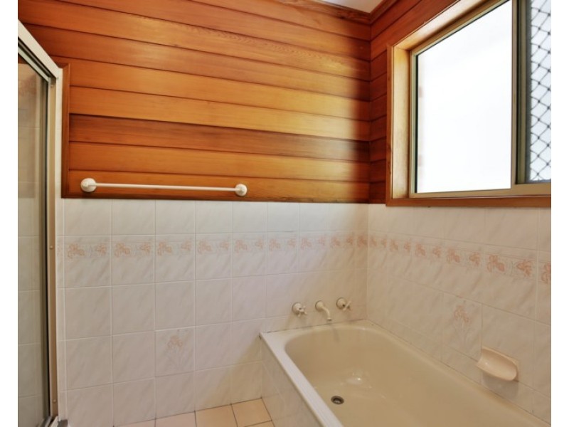 11 Paruna Place, North Nowra NSW 2541