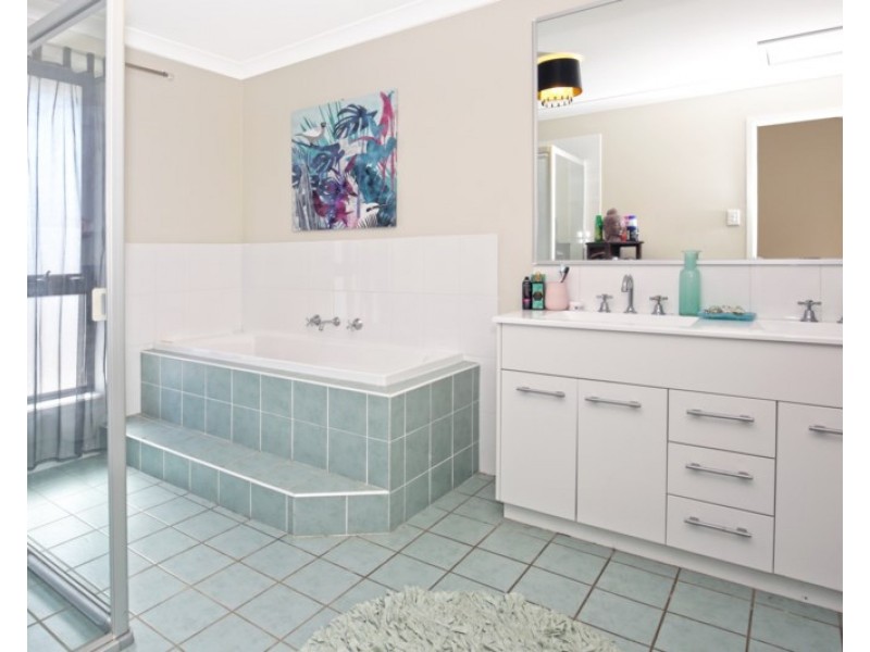 100 Blue Gum Way, North Nowra NSW 2541