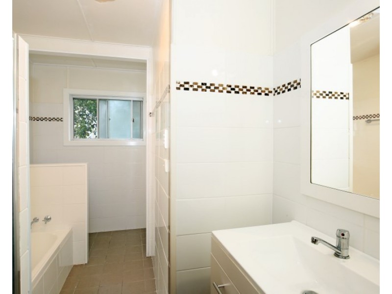 28 Tarawal Street, Bomaderry NSW 2541