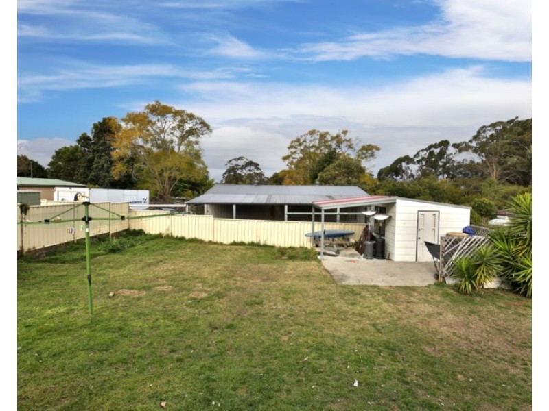 28 Tarawal Street, Bomaderry NSW 2541