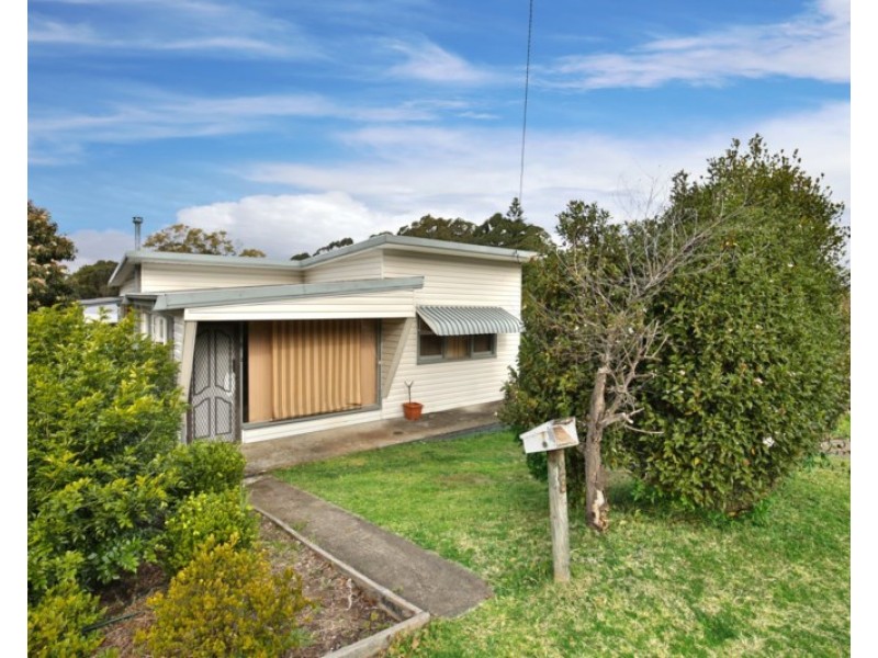 28 Tarawal Street, Bomaderry NSW 2541