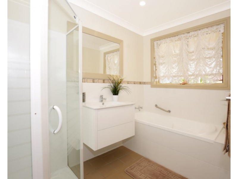 1 Tuscan Place, North Nowra NSW 2541