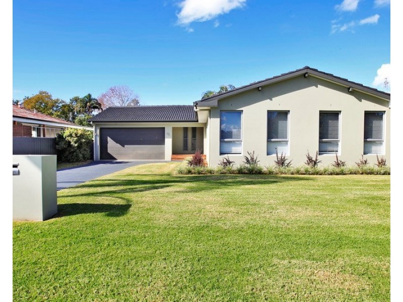 6 Lyrebird Drive, Nowra NSW 2541