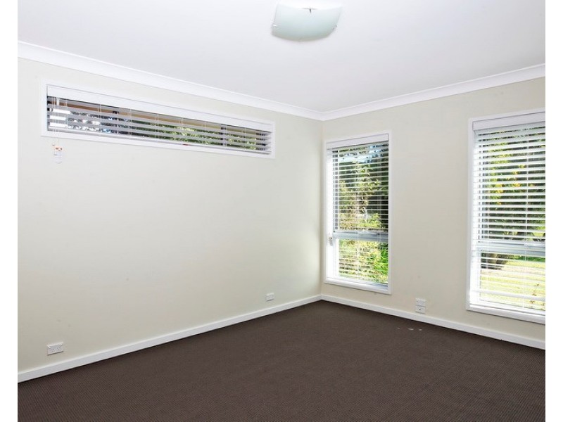 6 Lyrebird Drive, Nowra NSW 2541