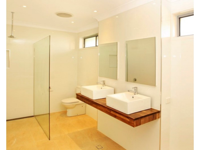 6 Lyrebird Drive, Nowra NSW 2541