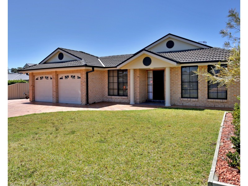 15 Carrington Park Drive, Nowra NSW 2541