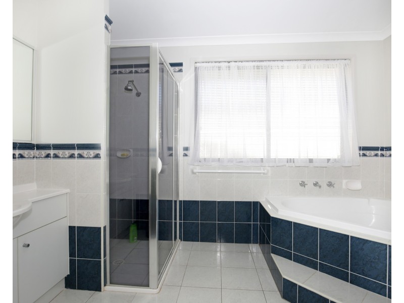 15 Carrington Park Drive, Nowra NSW 2541