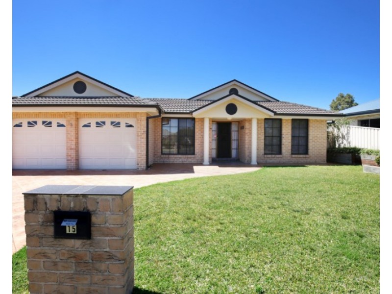 15 Carrington Park Drive, Nowra NSW 2541
